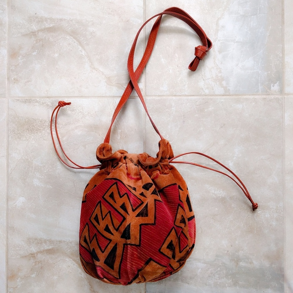 ⛔SOLD⛔ Vintage Carlos Falchi Handpainted Kilim Bucket Bag - Picture 6 of 8